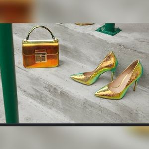 Aldo iridescent snake skin shoes and matching Purse Size 8.5